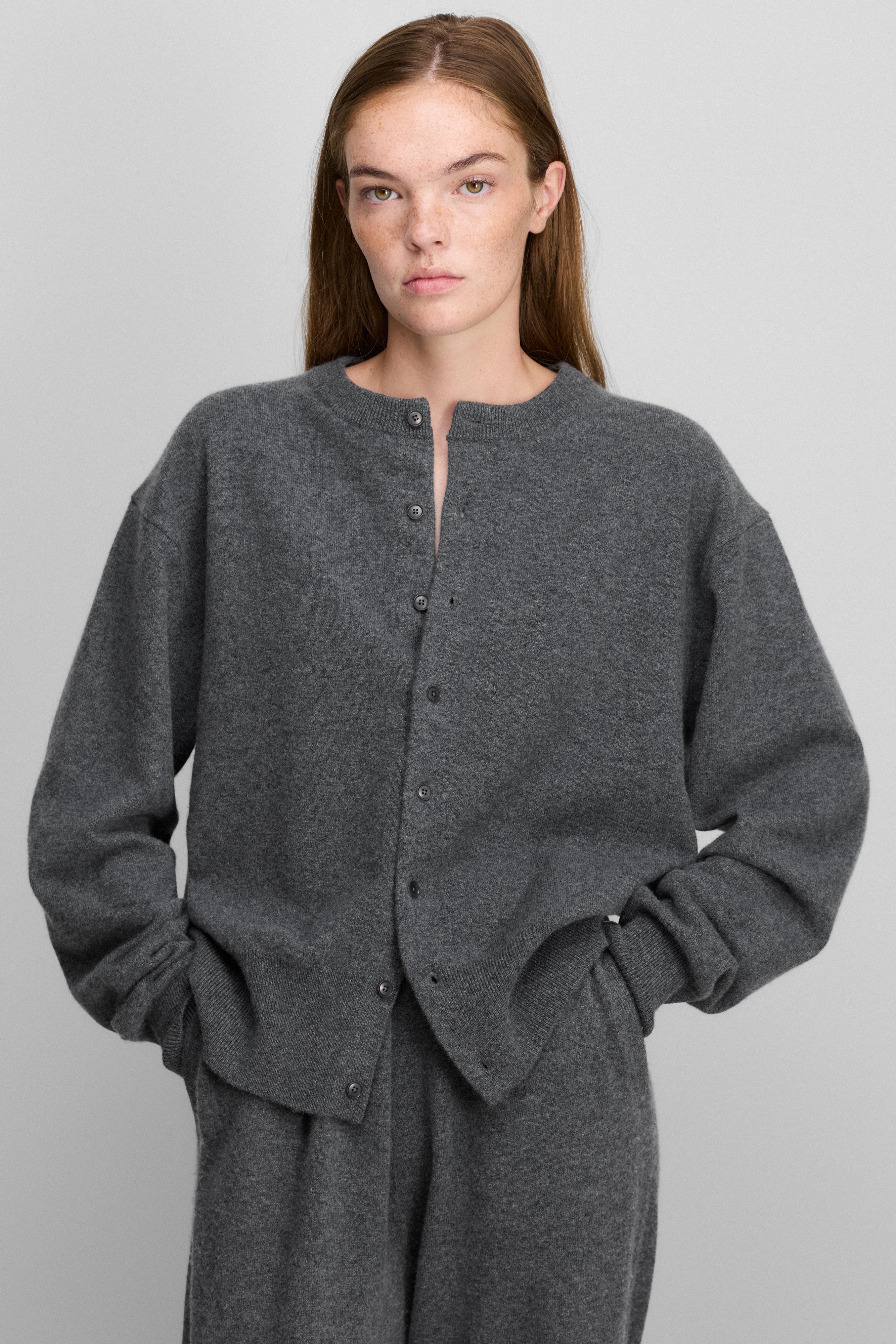 【extreme cashmere】 Love カーキ extreme cashmere crewneck sweater unisex – 53 crew hop