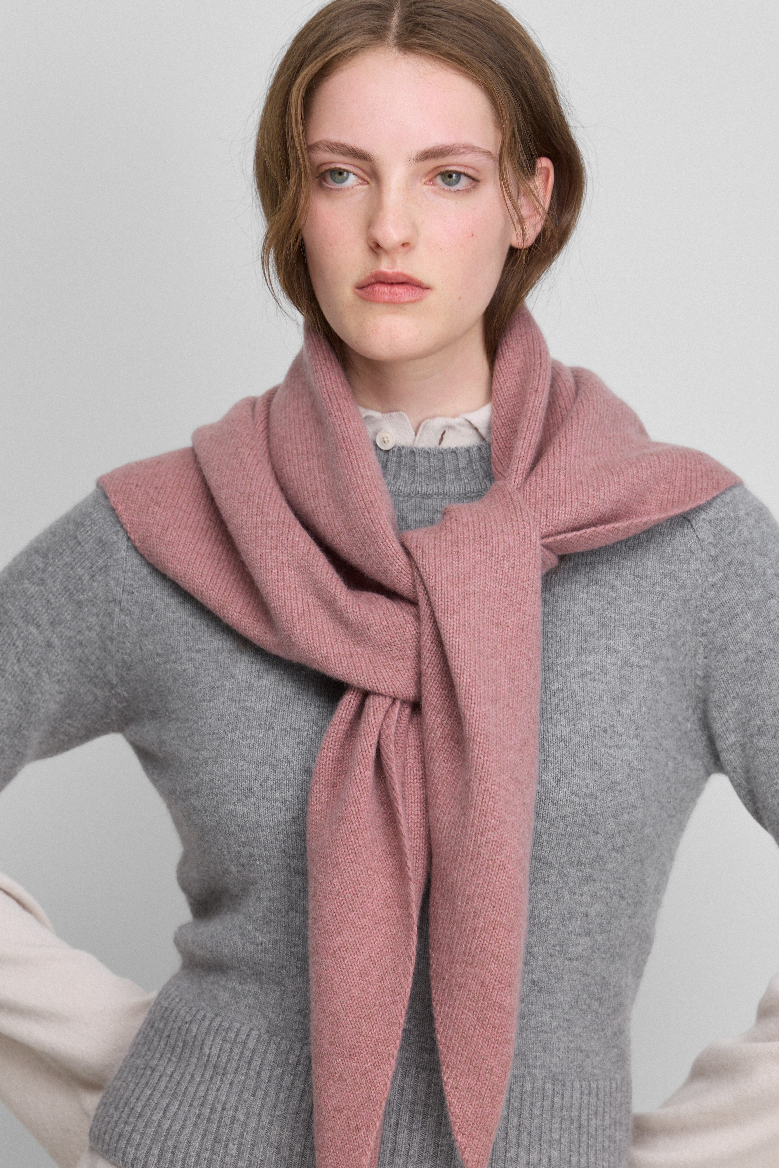 extreme cashmere triangle scarf – n°201 witch 2