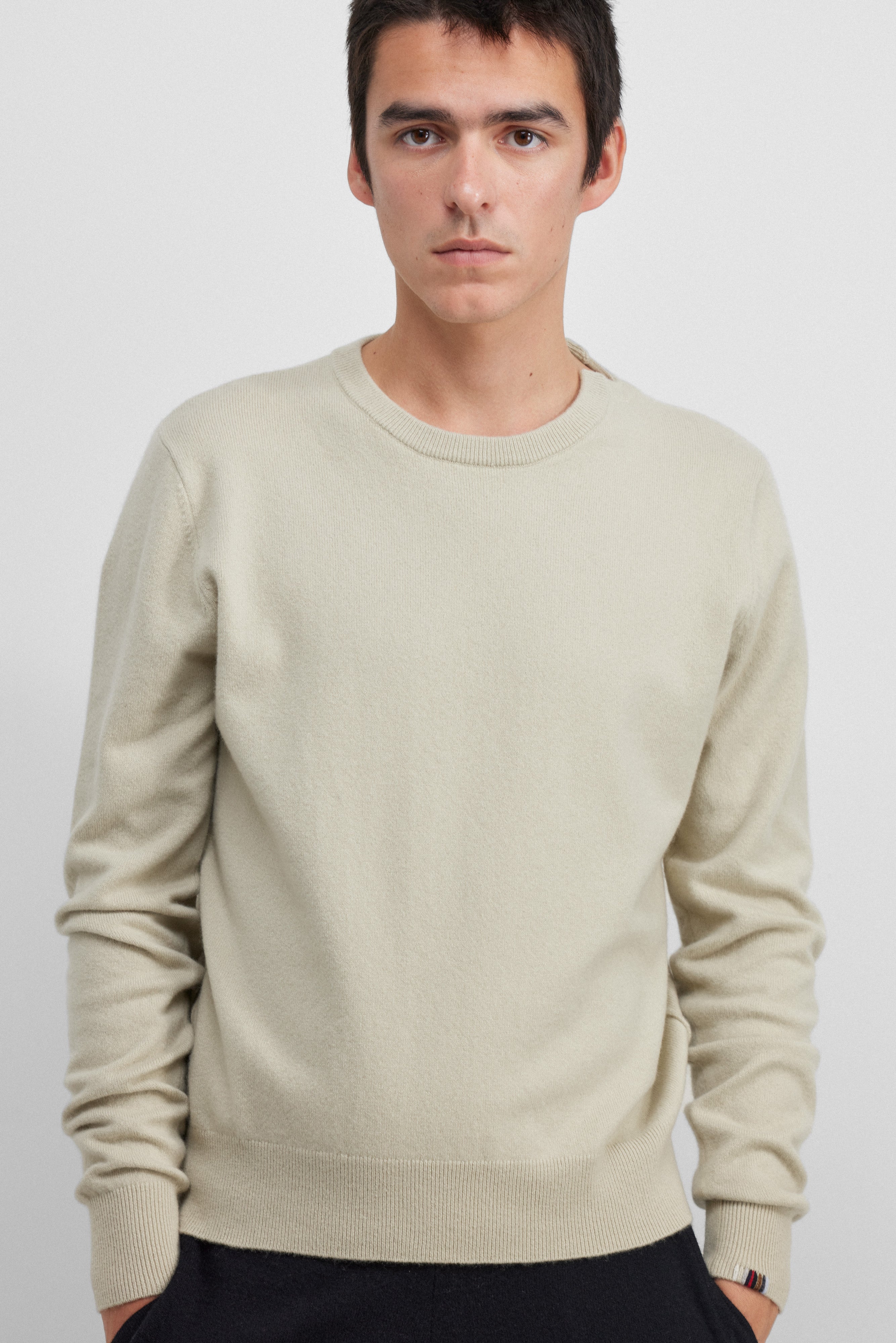 extreme cashmere crew-neck sweaters – timeless essentials