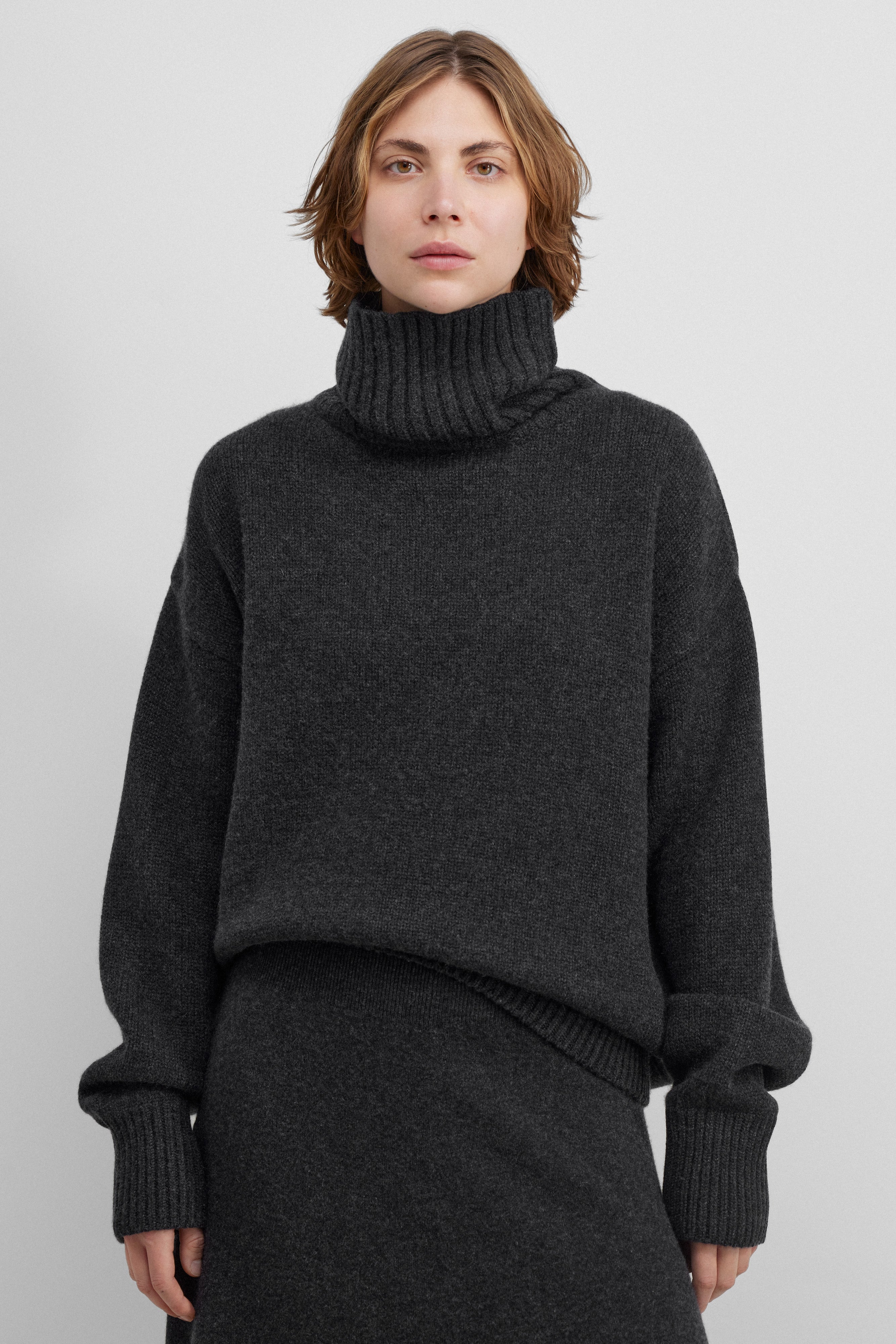 Turtleneck sweater grey top