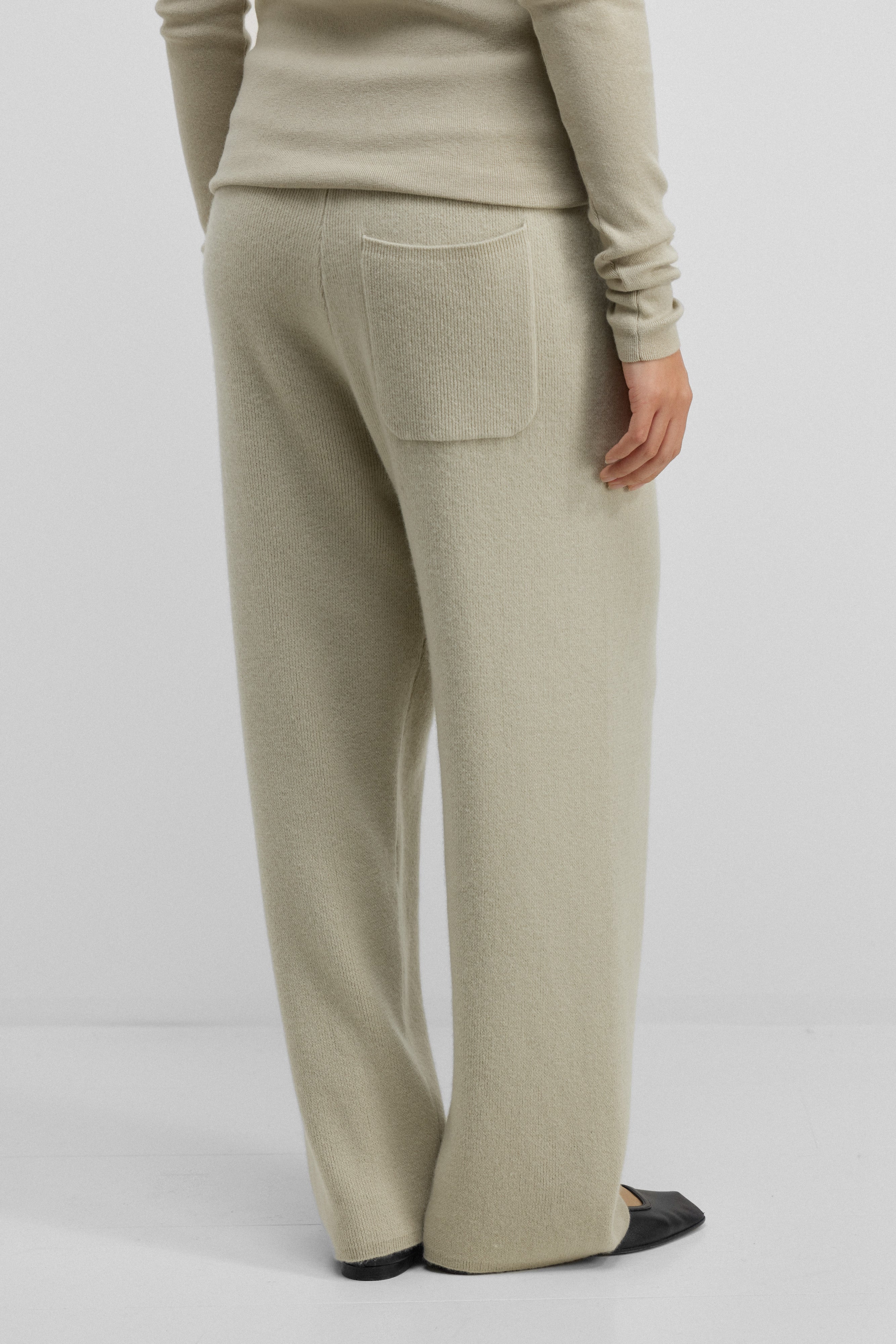 luxury cashmere pants – unisex comfort by extreme cashmere luxury cashmere pants – unisex comfort by extreme cashmere