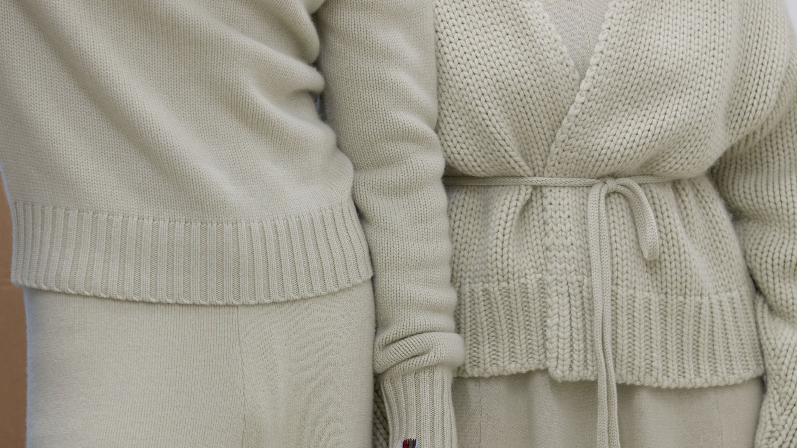 luxurious extreme cashmere in an elegant beige shade
