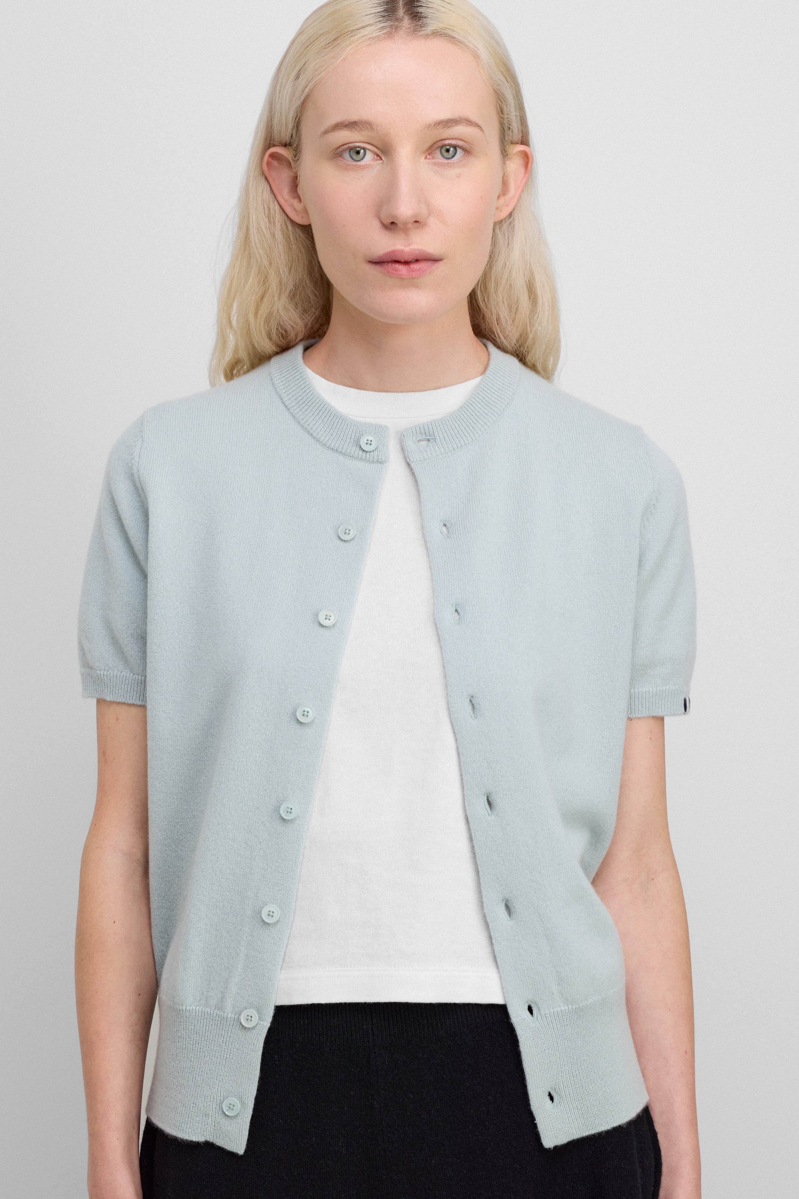 extreme cashmere button-up cardigans – timeless luxury extreme cashmere button-up cardigans – timeless luxury
