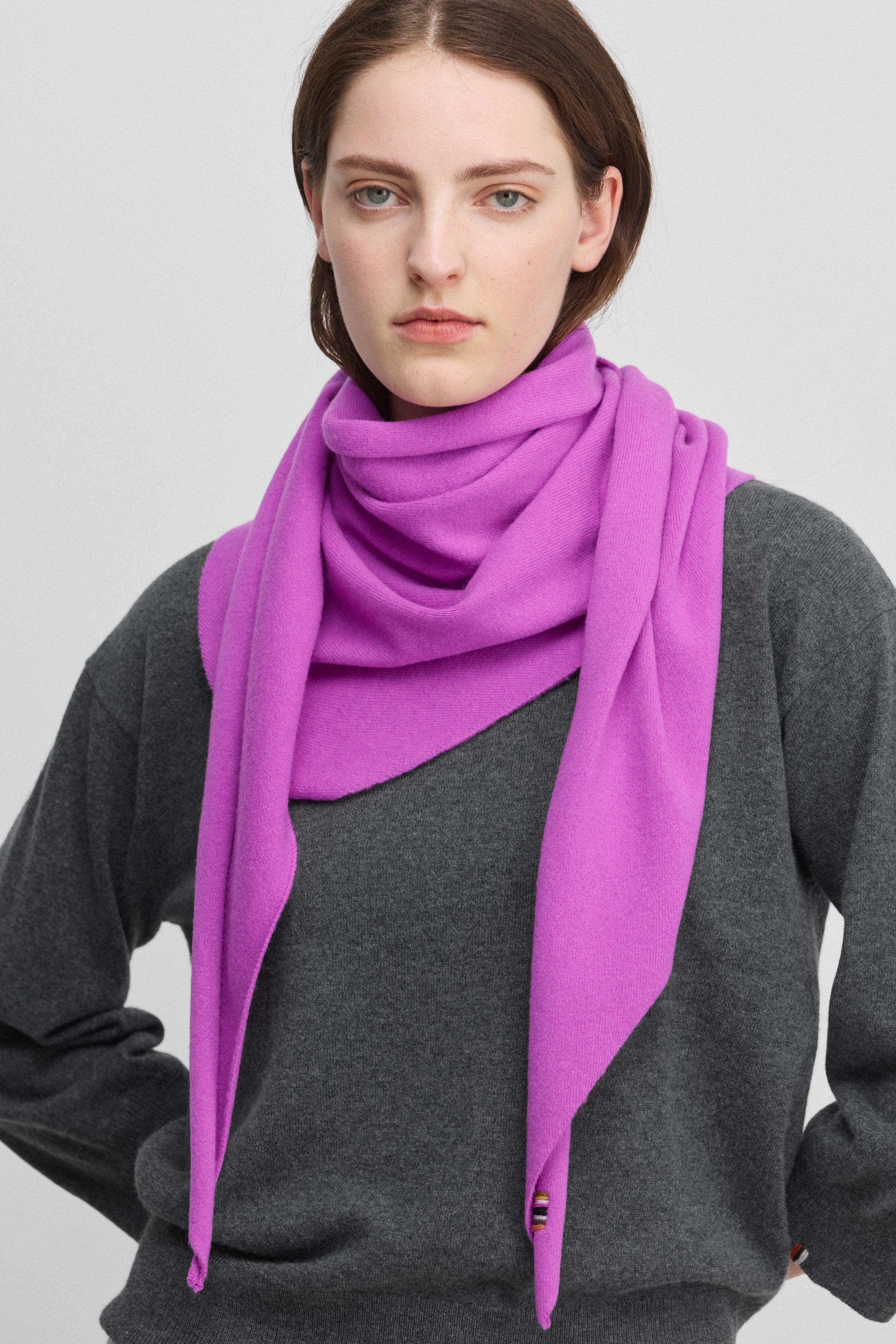 extreme cashmere triangle scarf unisex – 150 witch – extreme