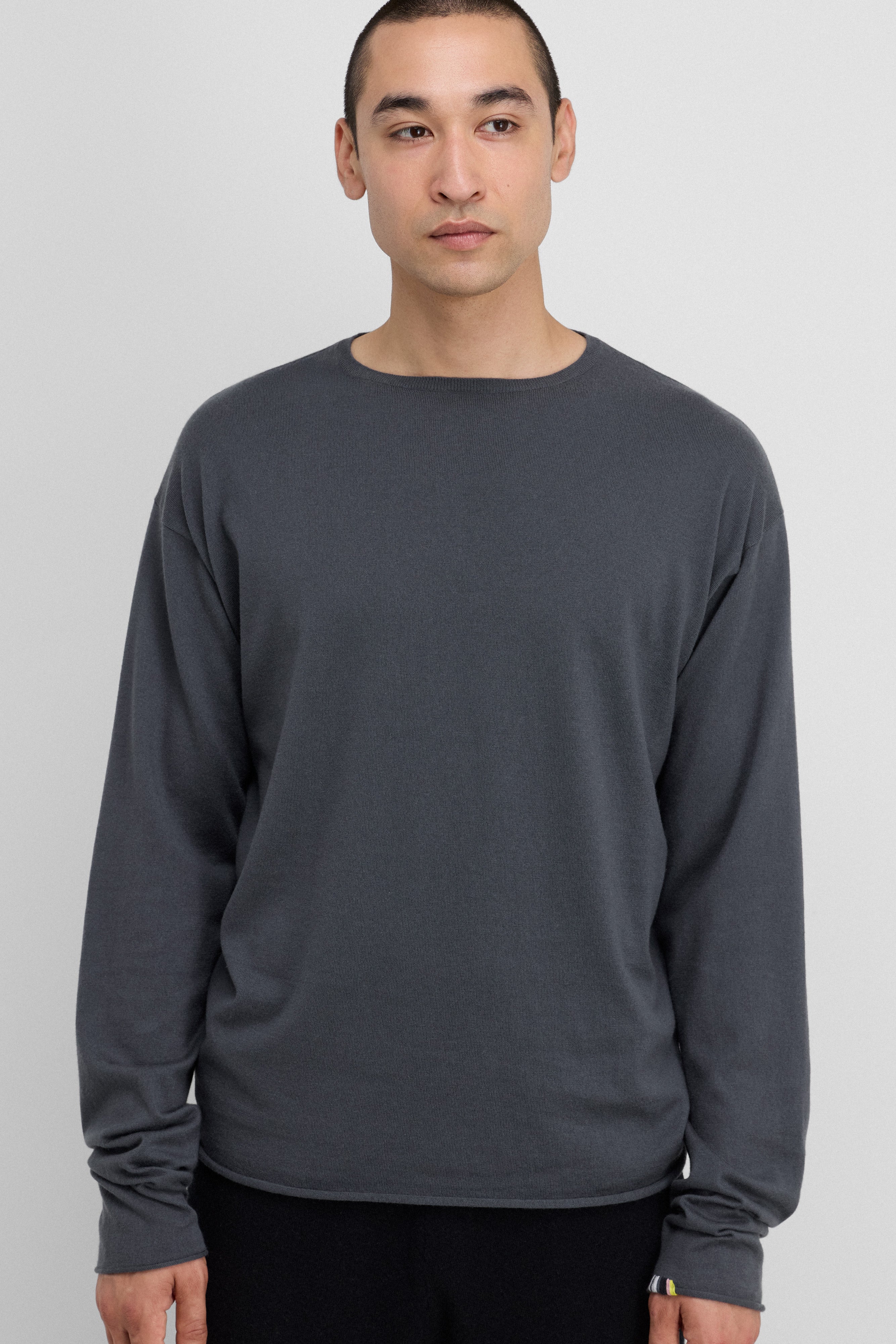 extreme cashmere トップス　ネイビー extreme cashmere cotton long-sleeve top – 347 aries