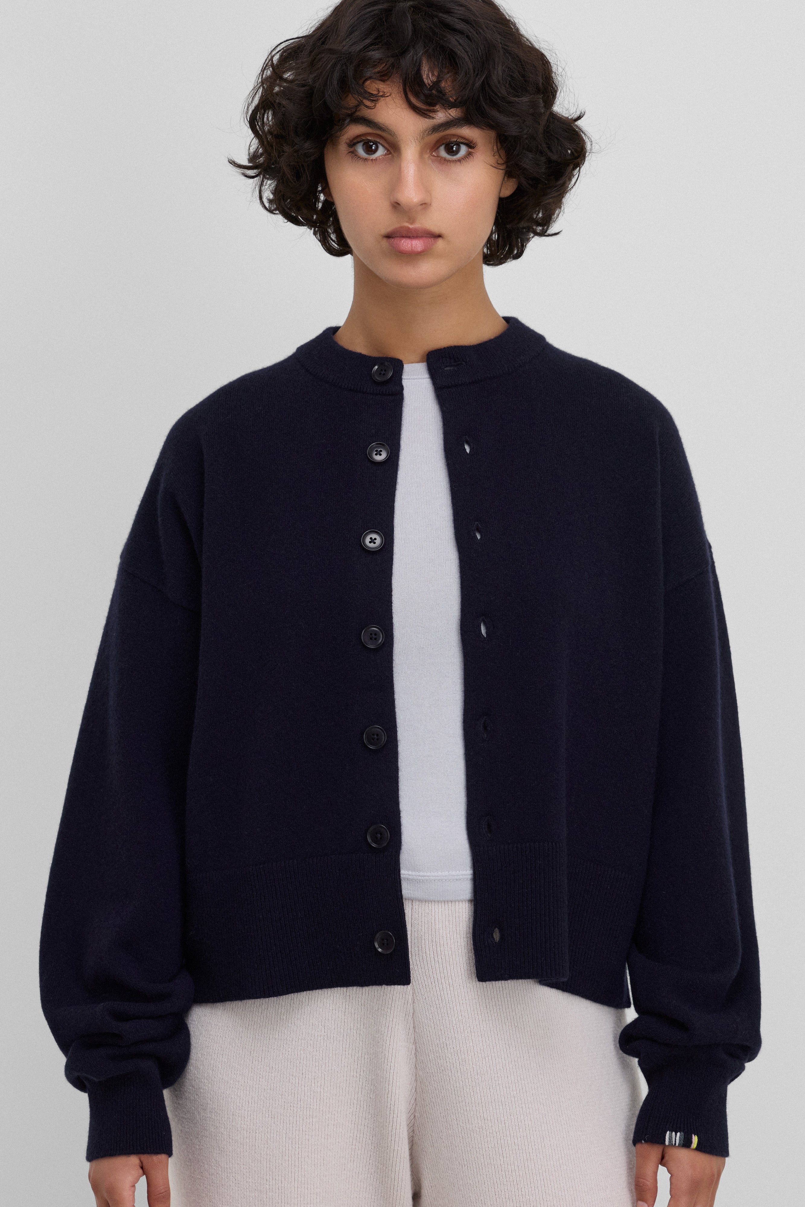 Extreme Cashmere n°332 Little Bit Cardigan in Chai – Halo Shoes