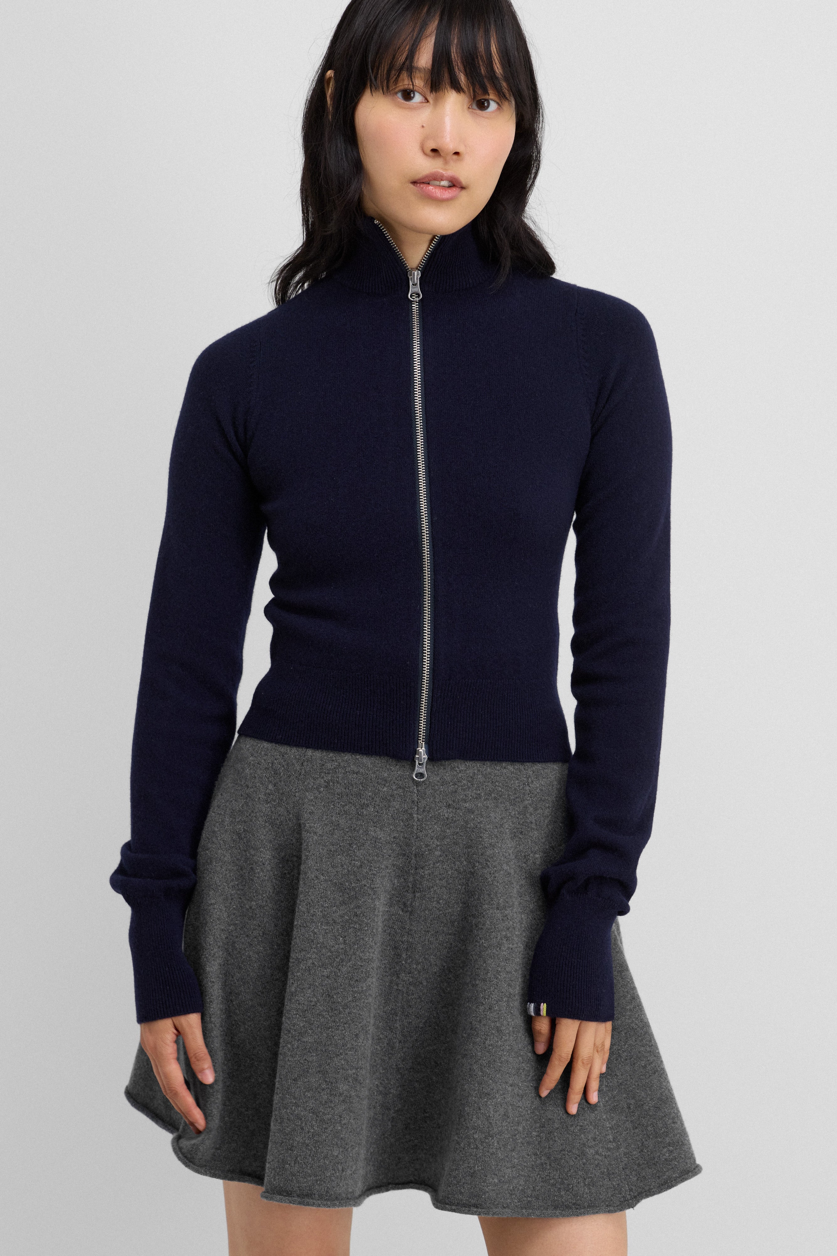 りりー  Rier - Fleece City in Black Fleece – Stoy