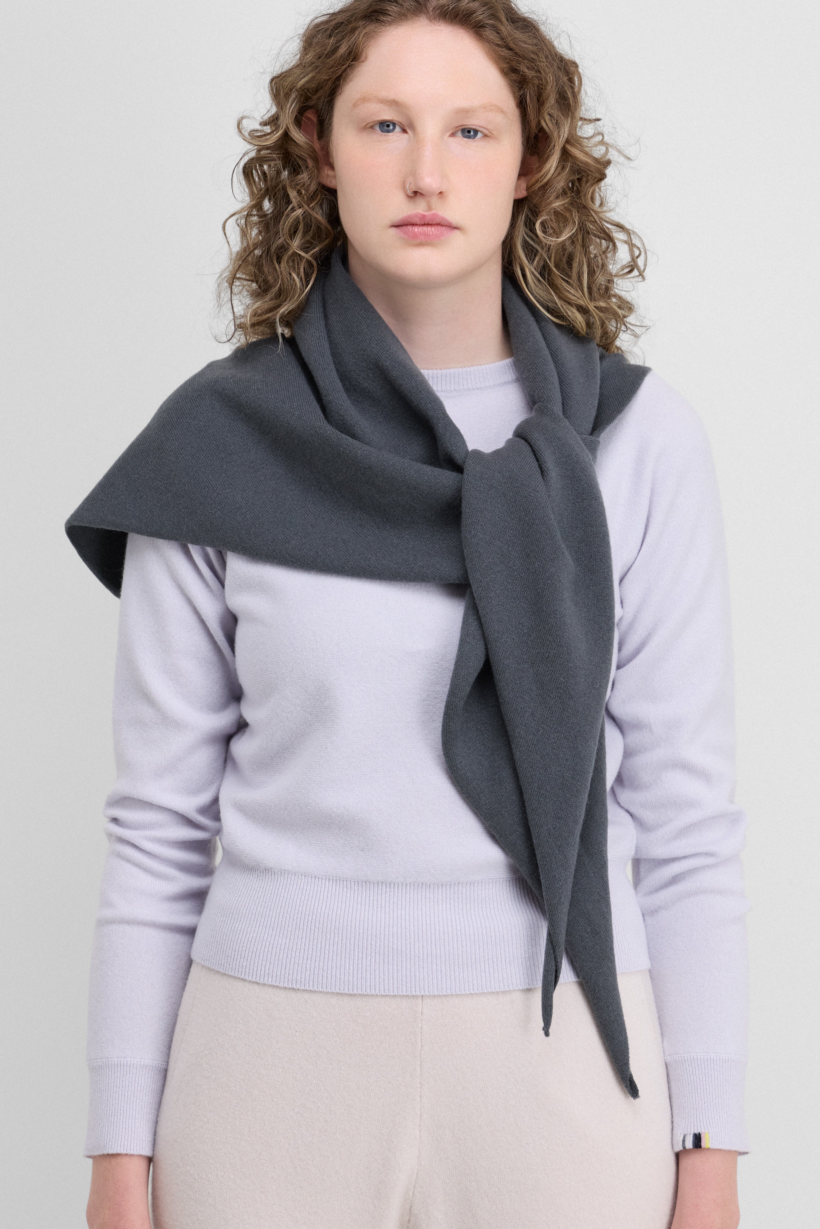 お待たせ! extreme cashmere triangle scarf unisex – 150 witch 小物