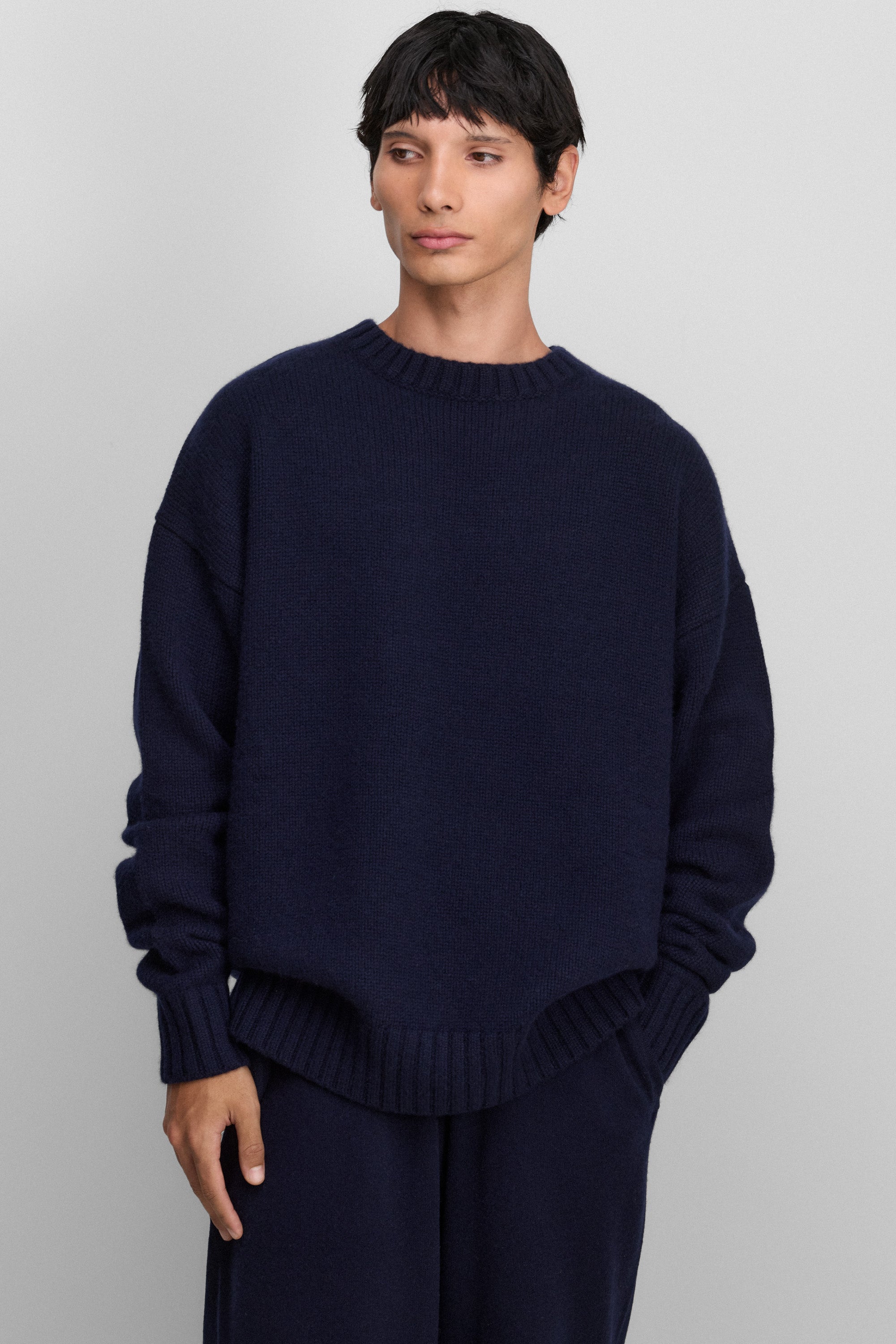 extreme cashmere crewneck sweater pure – 383 lovely – extreme