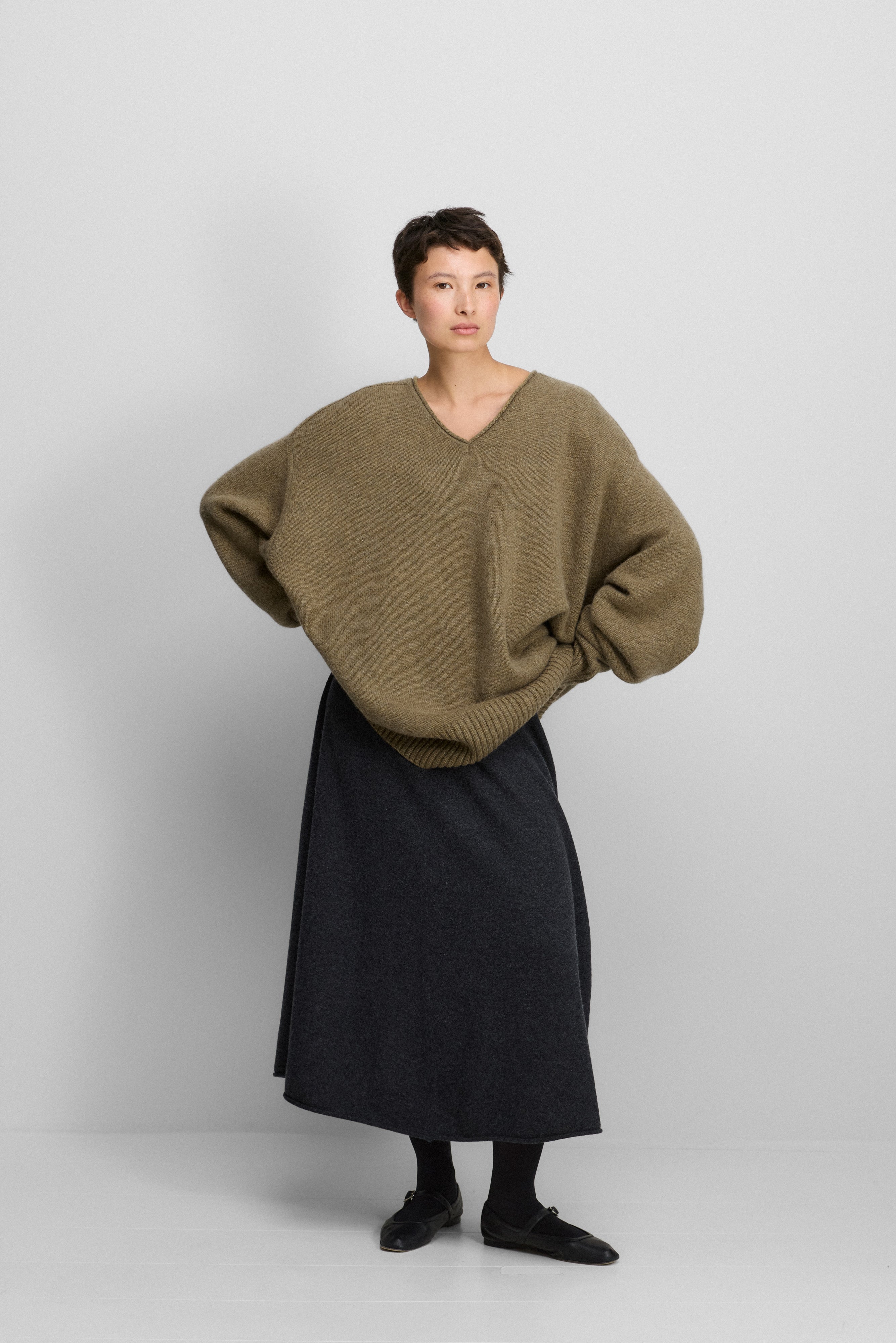 extreme cashmere v-neck sweater oversized – 376 club