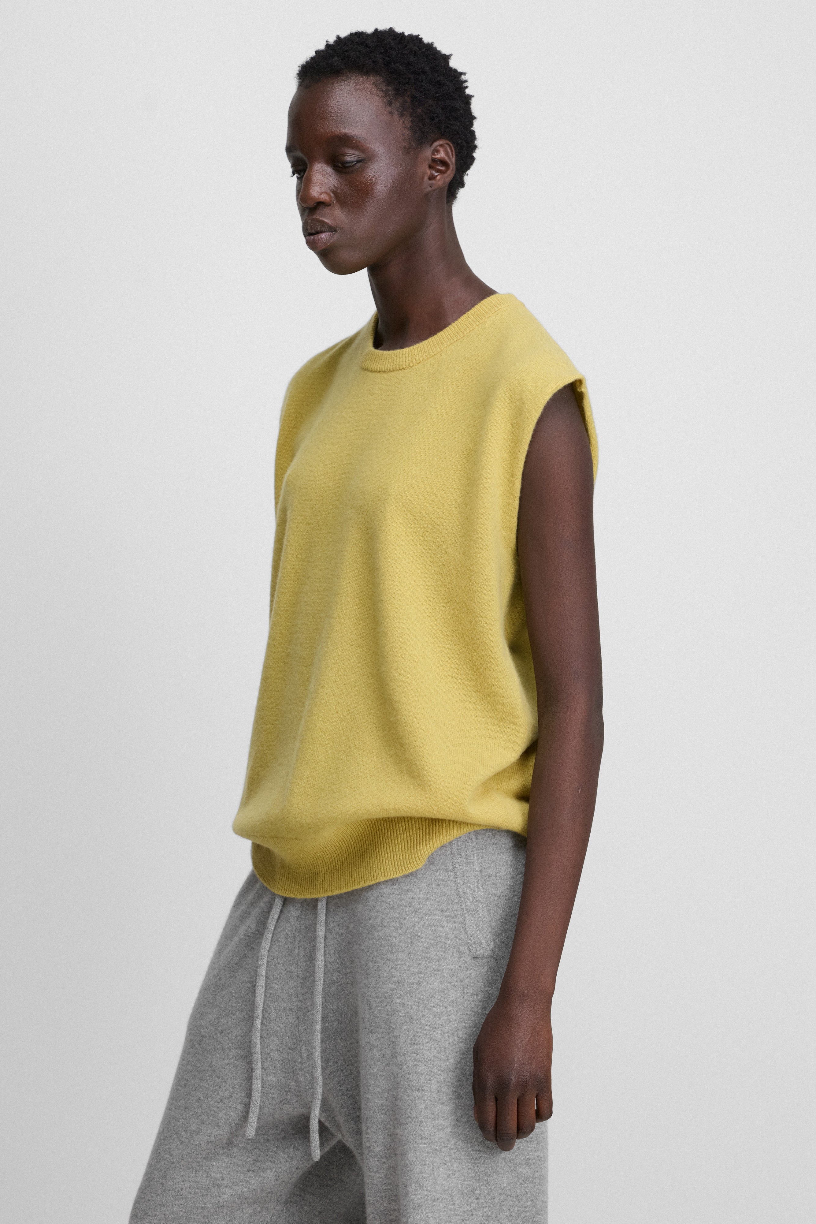 extreme cashmere ネイビーニットベスト extreme cashmere sleeveless sweater vest – 455 bos – extreme