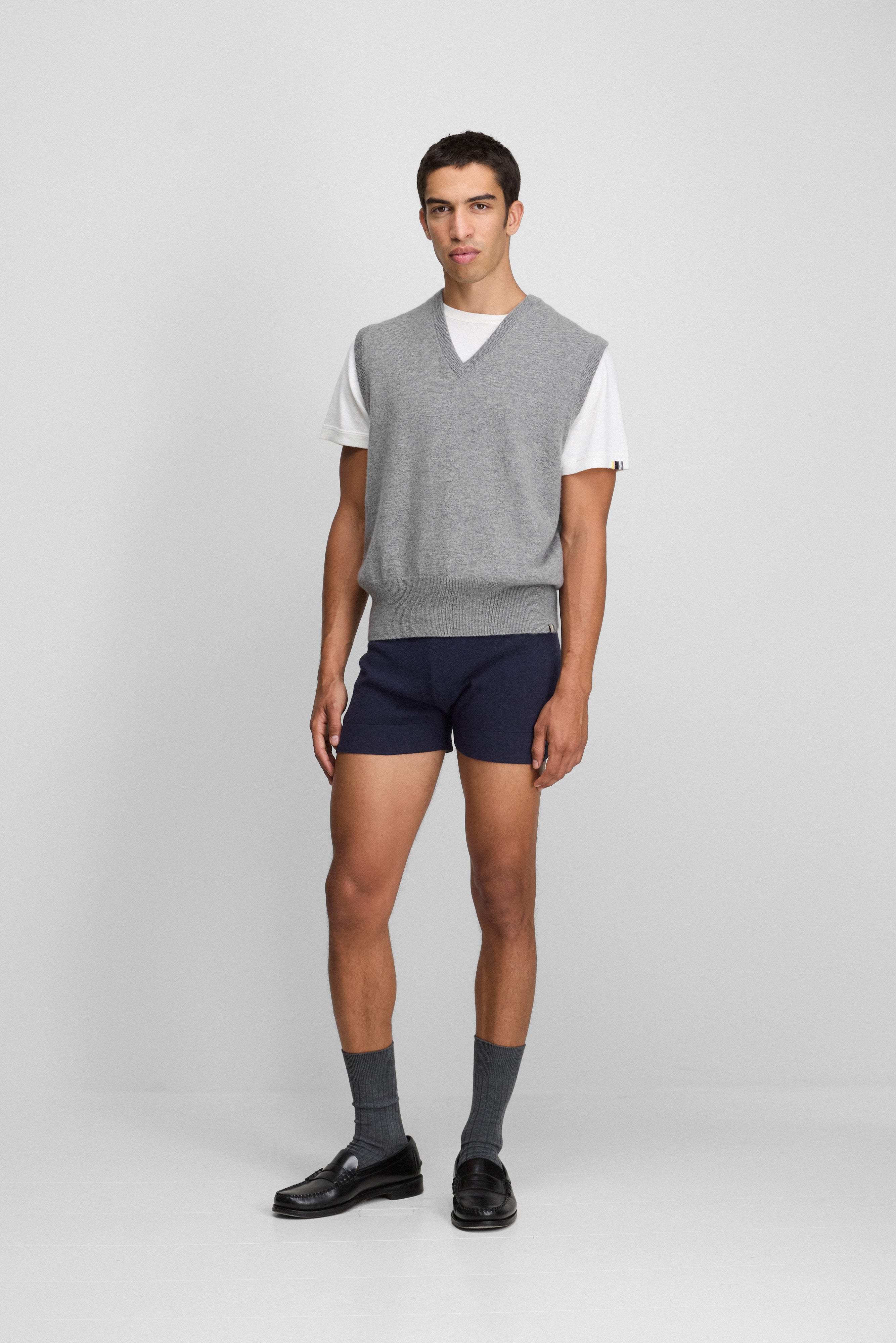 extreme cashmere sweater vest v-neck – 243 spencer – extreme