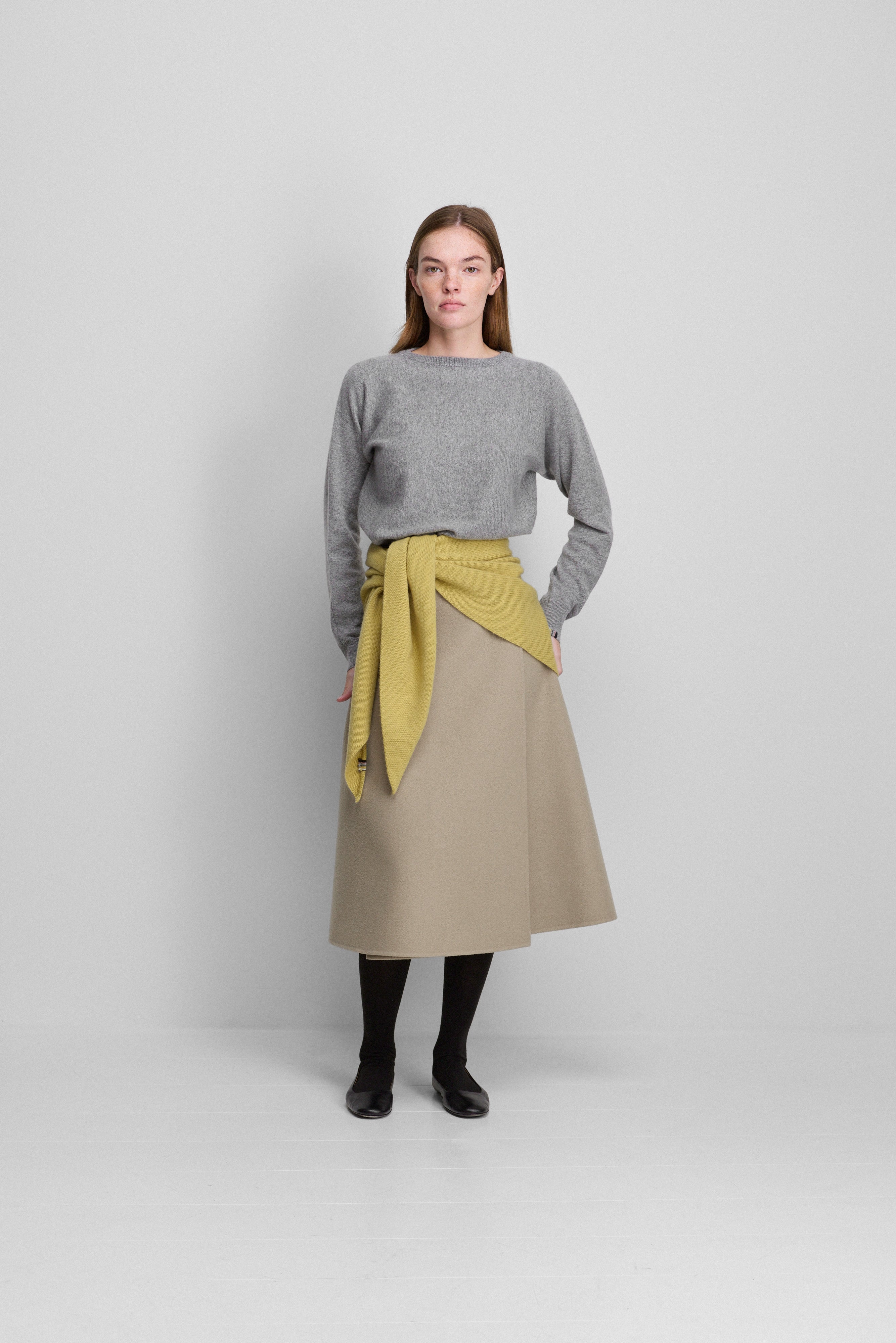 美品！extreme cashmere cami extreme cashmere crewneck sweater petite – 382 belle – extreme