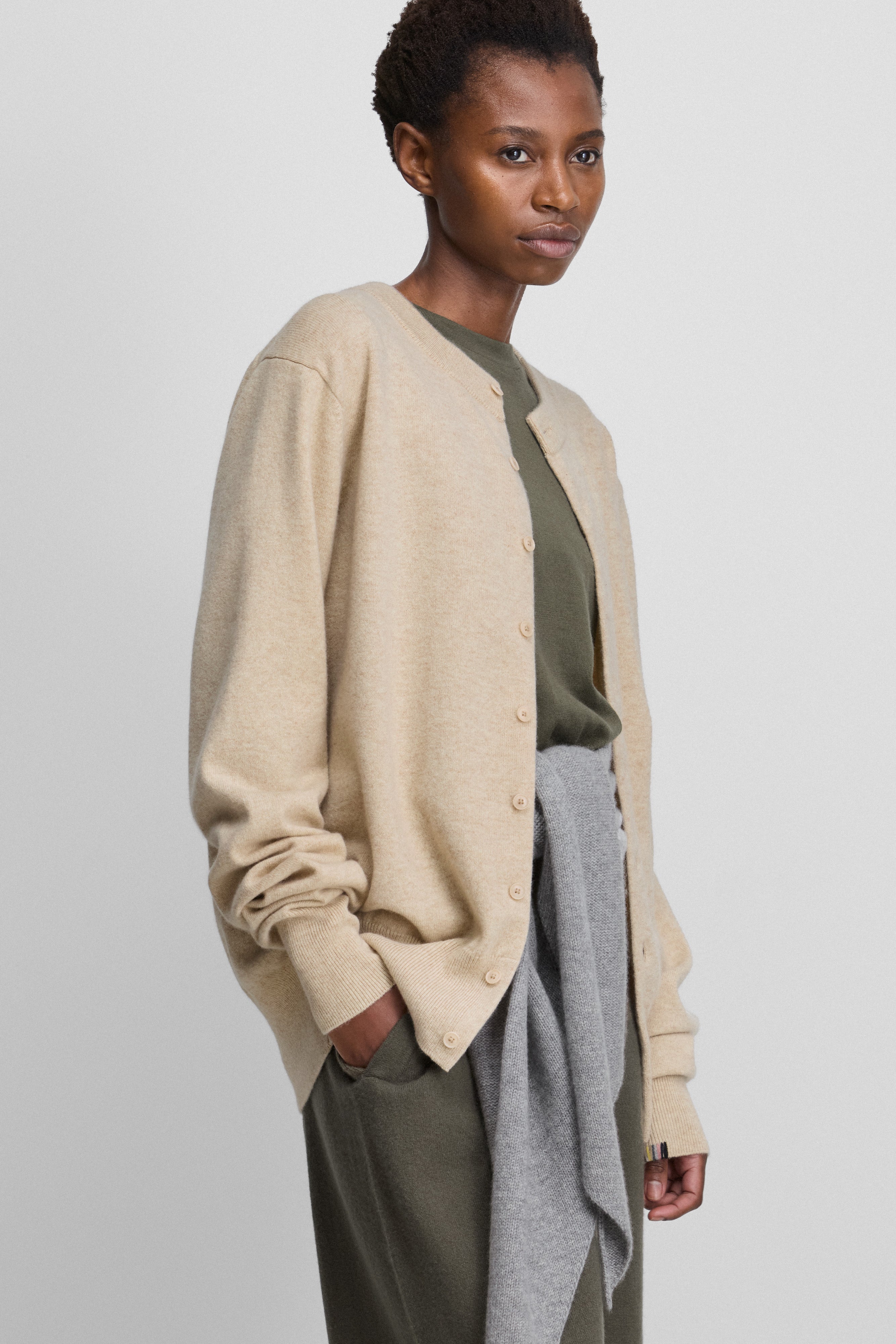 extreme cashmere cardigan crew button-up – 354 be cardi – extreme