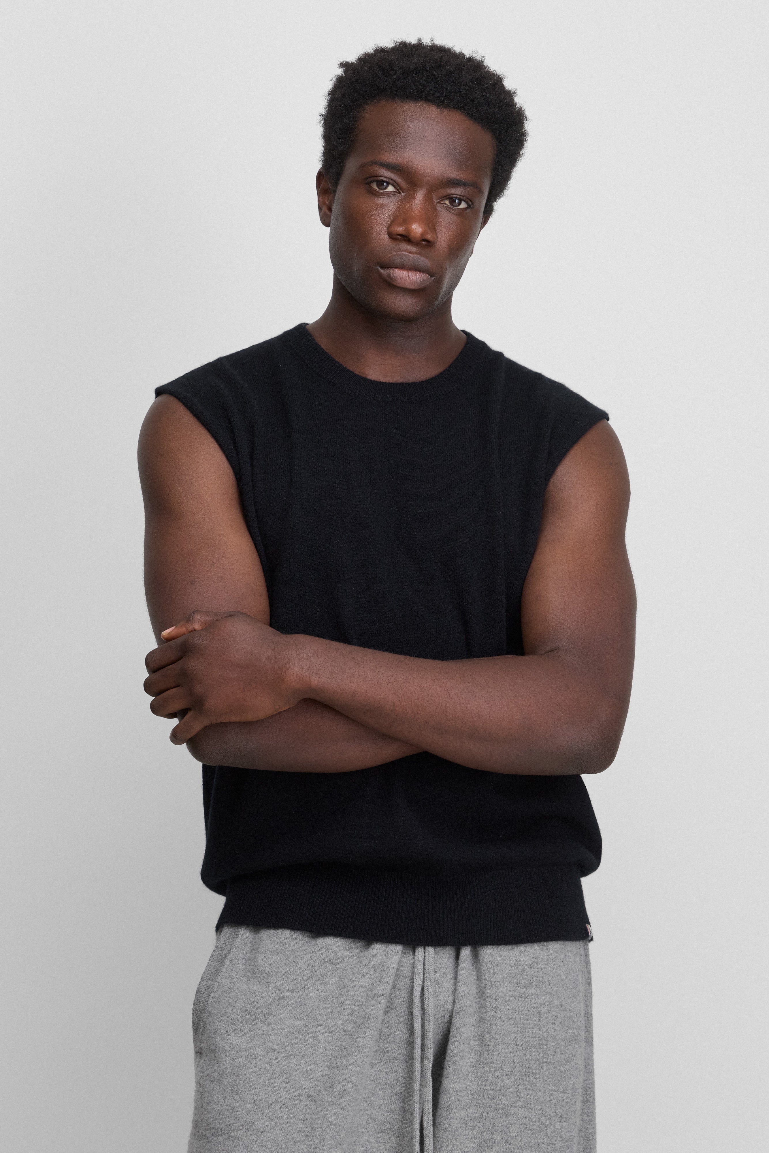 extreme cashmere sleeveless sweater vest – 455 bos – extreme