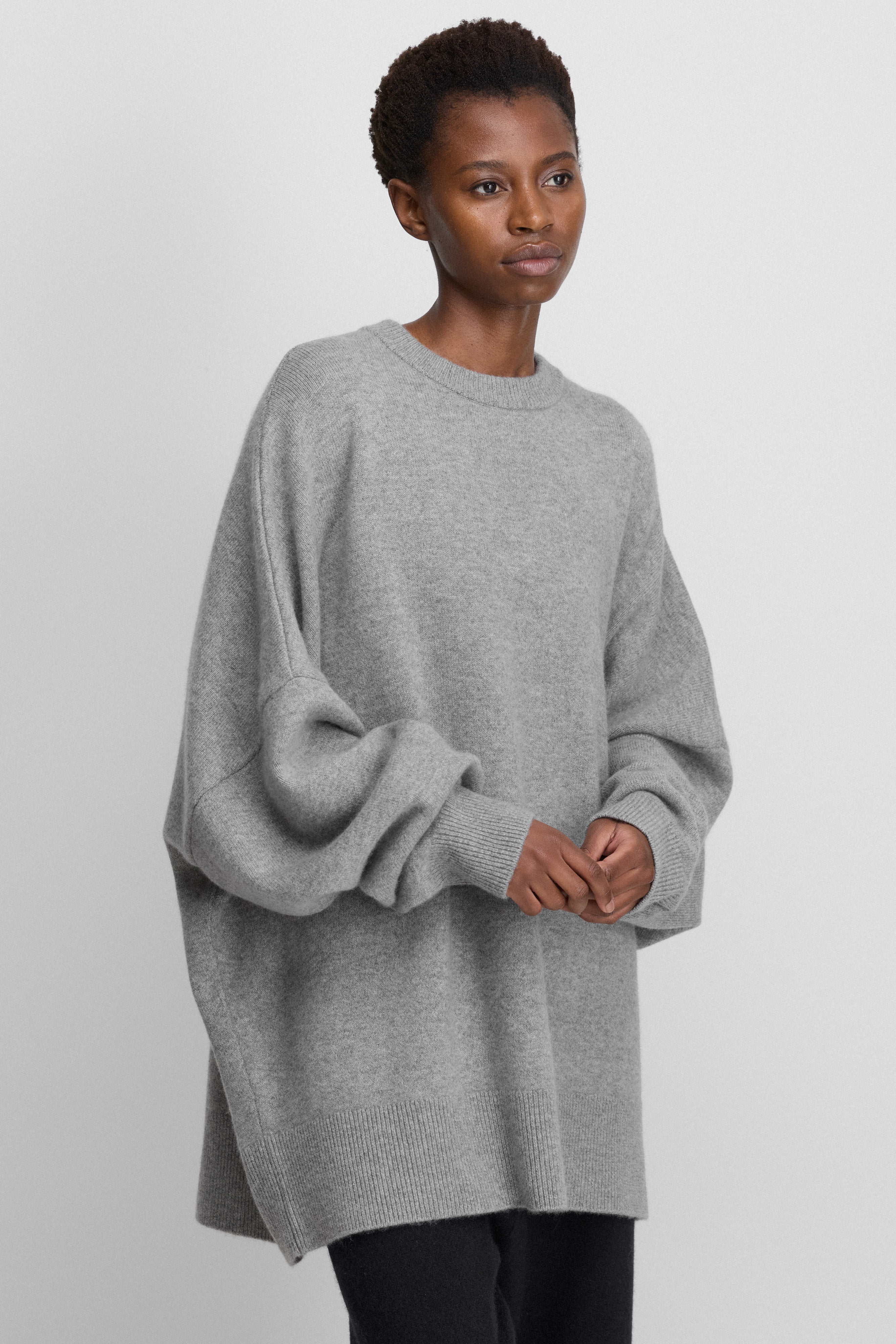 extreme cashmere crew-neck sweaters – timeless essentials