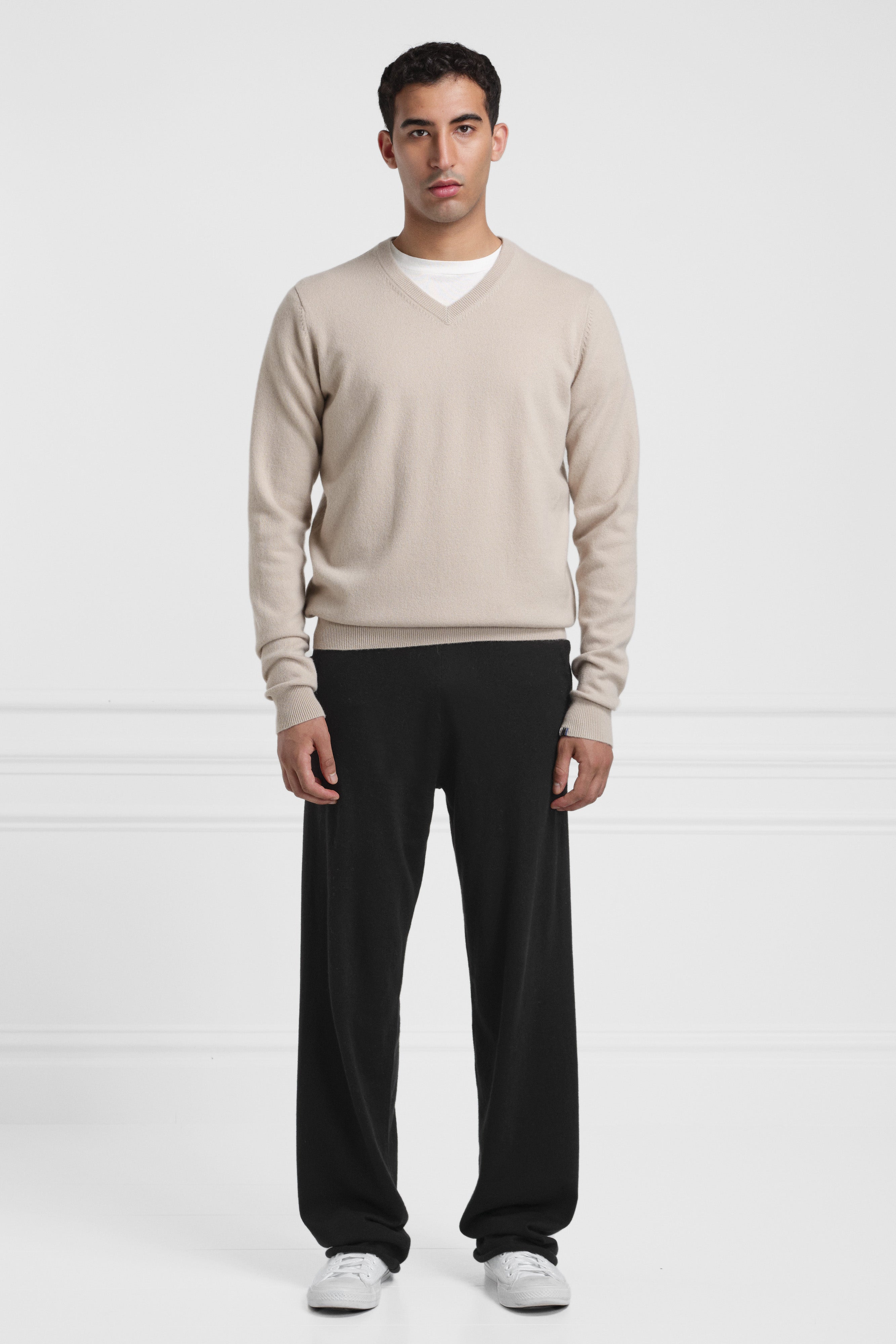extreme cashmere v-neck sweater unisex – 116 be real